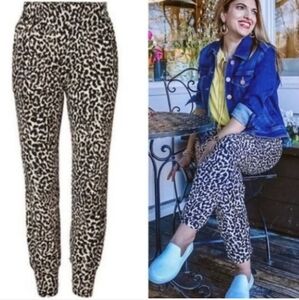 Cabi Women's Pivot Spotted Jogger 5680 Leopard Print Knit Pants Size Small.